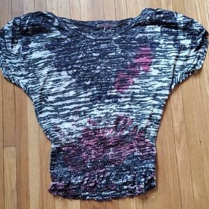 Cute designed top ... size medium hides fat!